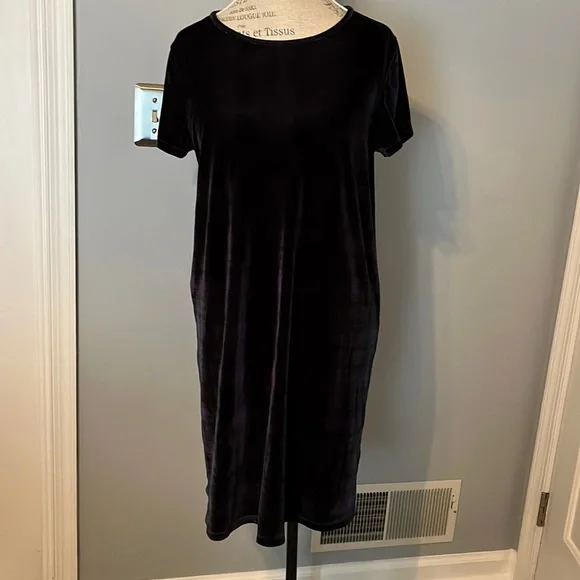 Vineyard Vines | Dresses | Vineyard Vines Blackwatch Velvet Madaket Tshirt  Dress | Poshmark